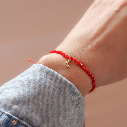 Pulsera Vera Hilo Nudo Tono Rojo Luna Strass